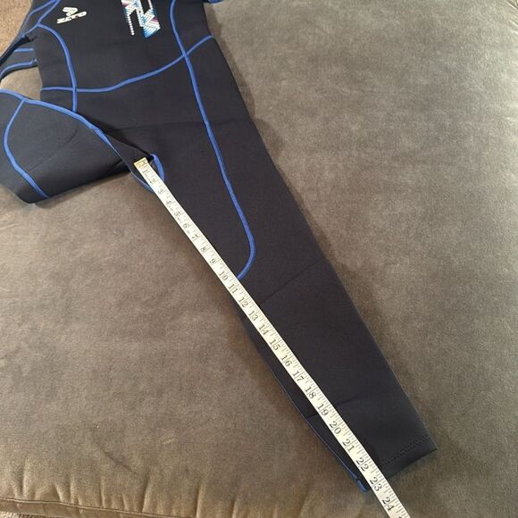 Kids Full Body Wetsuit Unisex Neoprene 2.5mm Black Zip Back Closure Size M NEW - Picture 6 of 11